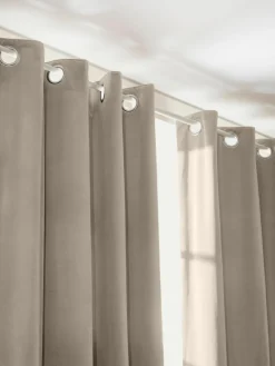 Abdunkelnder Samt-Vorhang Rush mit Ösen, 2 Stück