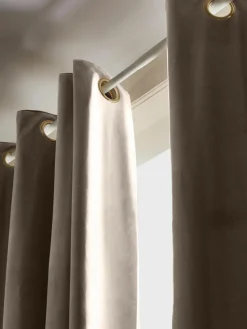 Abdunkelnder Samt-Vorhang Rush mit Ösen, 2 Stück