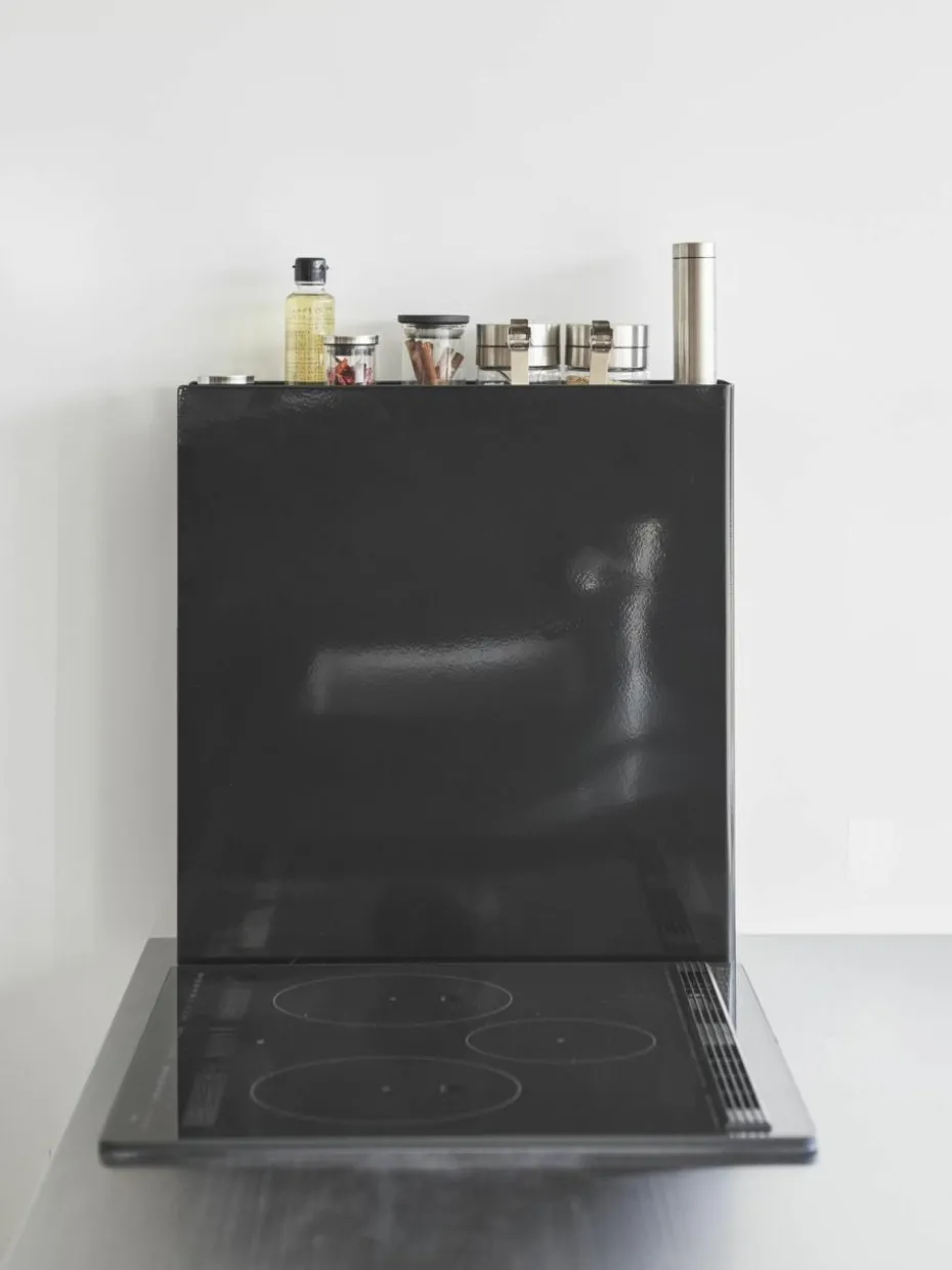 Ausziehbares Küchen-Aufbewahrungsregal Tower aus Metall