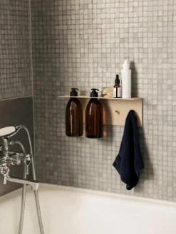 Bad-Wandregal Dora aus Metall