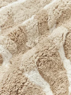 Baumwoll-Kissenhülle Sela mit getuftetem Pflanzen-Motiv