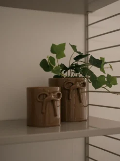 Übertopf Bow aus Keramik, H 14 cm