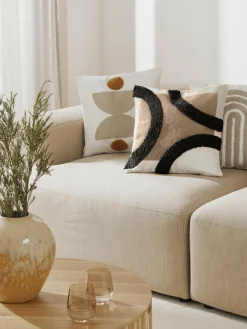 Bestickte Baumwoll-Kissenhülle Reza mit Hoch-Tief-Struktur