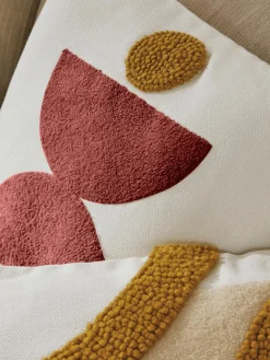 Bestickte Baumwoll-Kissenhülle Izad mit Hoch-Tief-Struktur