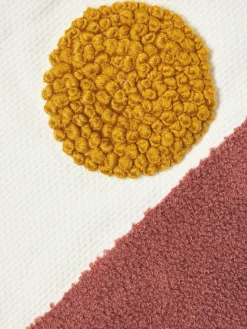 Bestickte Baumwoll-Kissenhülle Izad mit Hoch-Tief-Struktur