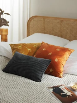 Bestickte Samt-Kissenhülle Nora