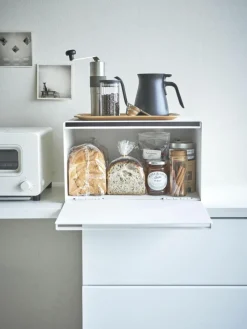 Brotkasten Tower mit magnetischer Öffnung