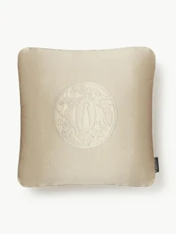 Dekokissen Japan mit Giorgio Armani-Logo