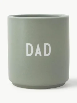 Design Becher Favourite DAD/LOVE mit Schriftzug auf Vorder- & Rückseite