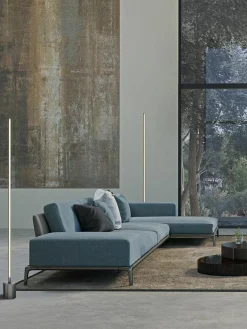 Dimmbare LED-Stehlampe Flow mit Farbwechsel und Fernbedienung