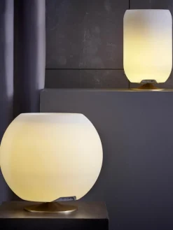 Dimmbare LED-Tischlampe Atmos mit Bluetooth-Lautsprecher und Flaschenkühler