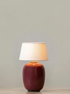 Dimmbare Tischlampe Torso mit USB-Anschluss