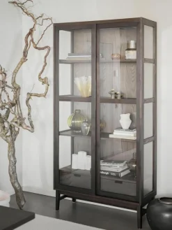 Eichenholz-Vitrine Hazelton mit Schiebetüren