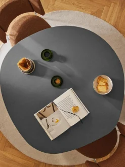 Esstisch Sahra in organischer Form, Ø 116 cm