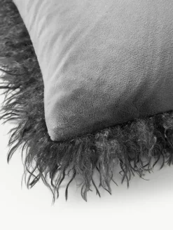 Flauschige Kunstfell-Kissenhülle Morten, gelockt