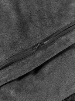 Flauschige Kunstfell-Kissenhülle Morten, gelockt