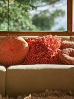 Flauschiges Kissen Rugged, handgefertigt