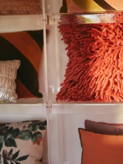 Flauschiges Kissen Rugged, handgefertigt