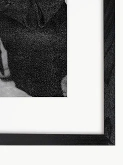 Gerahmte Fotografie James Dean with Camera