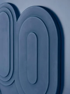 Gerahmtes Wandobjekt August mit Relief