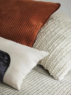 Grobstrick-Kissenhülle Idra