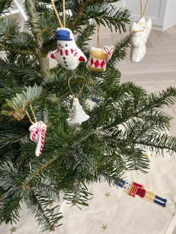 Handbestickte Stoff-Baumanhänger Nutcracker, 3er-Set