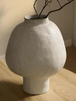 Handgefertigte Design-Vase Saki aus Steinzeug, H 40 cm