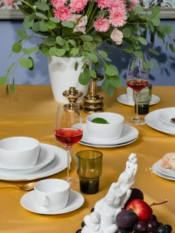 Handgefertigte Frühstücksteller Cosmopolitan aus Porzellan, 2 Stück