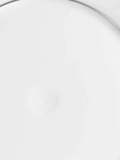 Handgefertigte Frühstücksteller Vitruv aus Porzellan mit handgemaltem Platinrand, 2 Stück