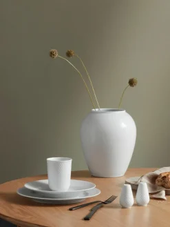 Handgefertigte Porzellan-Vase Rhombe, H 25 cm