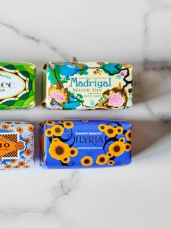 Handgefertigte Seife Madrigal (Rose, Mandarine, Zimt, Jasmin & Vanille)