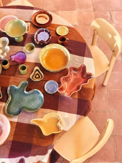 Handgefertigte Servierplatte Shell aus Steinzeug