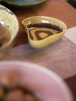 Handgefertigte Servierschale Shell aus Steinzeug