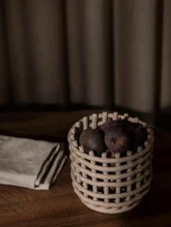 Handgefertigter Aufbewahrungskorb Nalan aus Keramik, H 15 cm