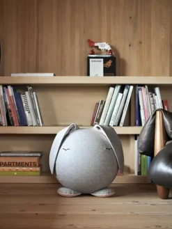 Handgefertigter Hüpfhase Da