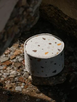 Handgefertigter Kinder-Pouf Sugar aus Bouclé, Ø 40 cm