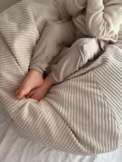 Handgefertigter Kinder-Sitzsack Flora aus Cord