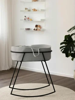 Handgefertigter Moseskorb Robe