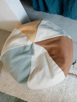 Handgefertigter Pouf Ball