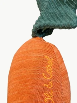 Handgefertigtes Baumwoll-Kuschelkissen Cathy the Carrot
