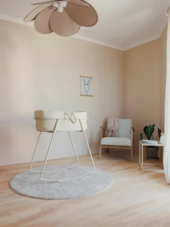 Handgefertigtes Moseskorb-Gestell Korsina