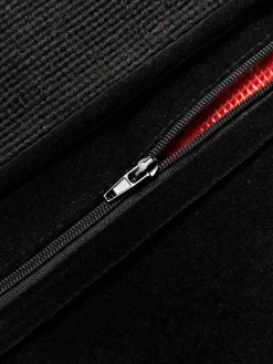 Handgefertigtes Woll-Dekokissen Lips Smolder