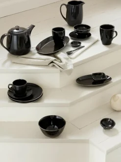 Handgemachte Kaffeetasse Nordic Coal mit Untertasse