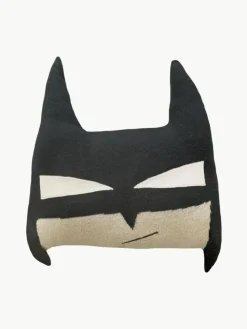 Handgestricktes Kuschelkissen BatBoy