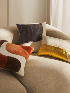 Handgetuftete Kissenhülle Malu mit Verzierungen