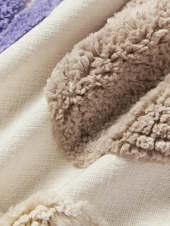 Handgetuftete Kissenhülle Coraline mit Verzierungen