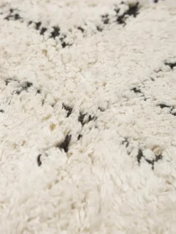 Handgetufteter Baumwollteppich Fionn mit Fransen