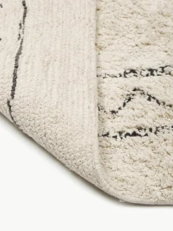 Handgetufteter Baumwollteppich Fionn mit Fransen