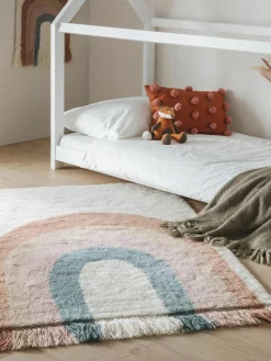 Handgetufteter Kinderteppich Rainbow aus Wolle mit Fransen