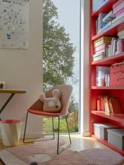 Handgetufteter Kinderteppich Miss Mighty aus Wolle, waschbar